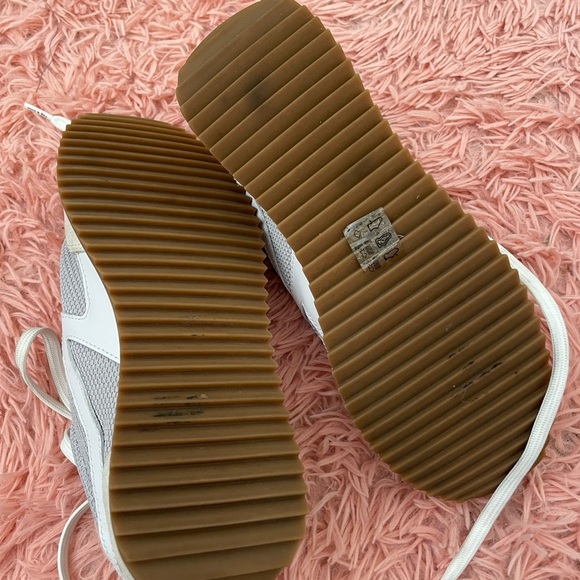 Rag &‎ Bone Gray and White Sneakers Classic Low-Top Design - Picture 6 of 6